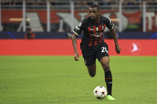 Pierre Kalulu (difensore AC Milan), qui durante Milan-Dinamo Zagabria 3-1 (Champions League 2022-2023) | News (Getty Images) Pierre Kalulu AC Milan Milan-Dinamo Zagabria 3-1 Champions League 2022-2023