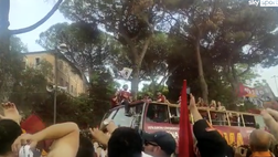 VIDEO Roma, Dybala in giallorosso? Tifosi scatenati e coro per i Friedkin