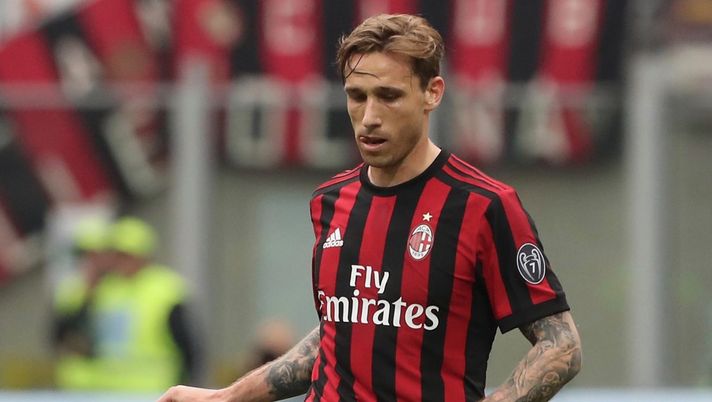 Lucas Biglia, centrocampista argentino, qui con la maglia del Milan nella stagione 2017-2018 (credits: GETTY Images) 