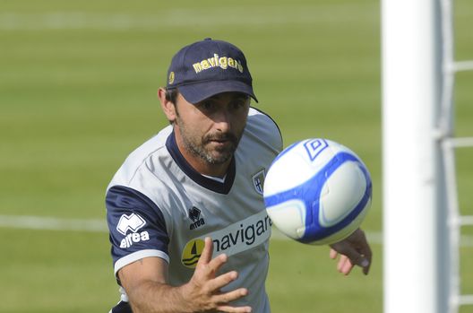 LONDON, ENGLAND - AUGUST 01: Goal keeper coach of Parma Luca Bucci in action during a pre-season training session at the Hives centre in London on August 1, 2011 in London, England. (Photo by Dino Panato/Getty Images) LONDON, ENGLAND - AUGUST 01: Goal keeper coach of Parma Luca Bucci in action during a pre-season training session at the Hives centre in London on August 1, 2011 in London, England. (Photo by Dino Panato/Getty Images)