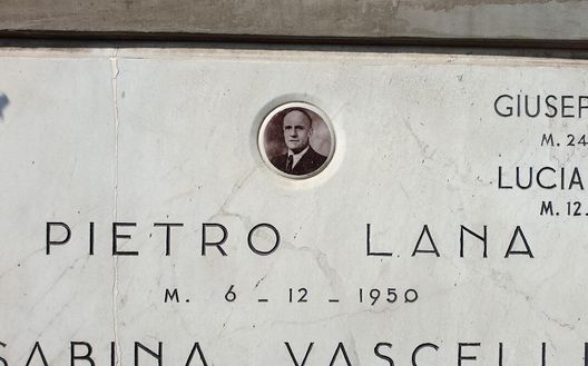 Pietro Lana al cimitero Monumentale di Milano Pietro Lana al cimitero Monumentale di Milano