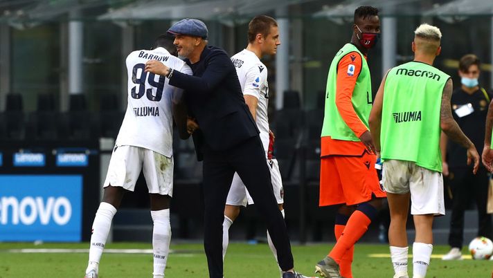 MILAN, ITALY - JULY 05: Musa Barrow of Bologna FC embraces his coach Sinisa Mihajlovic at the end of the Serie A match between FC Internazionale and Bologna FC at Stadio Giuseppe Meazza on July 5, 2020 in Milan, Italy. (Photo by Marco Luzzani/Getty Images) MILAN, ITALY - JULY 05: Musa Barrow of Bologna FC embraces his coach Sinisa Mihajlovic at the end of the Serie A match between FC Internazionale and Bologna FC at Stadio Giuseppe Meazza on July 5, 2020 in Milan, Italy. (Photo by Marco Luzzani/Getty Images)