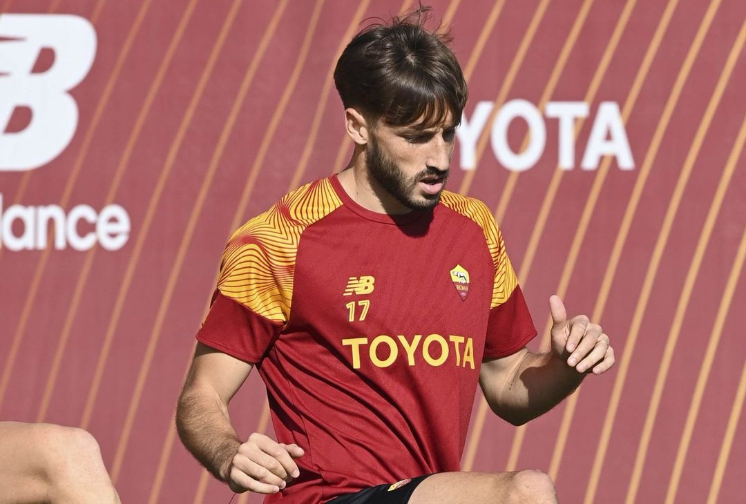 Trigoria, ripresa in vista del Betis: Karsdorp con il gruppo – FOTO GALLERY - immagine 32