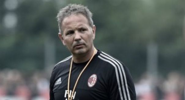 Sinisa Mihajlovic, tecnico rossonero (fonte foto: acmilan.com) Sinisa Mihajlovic, tecnico rossonero (fonte foto: acmilan.com)