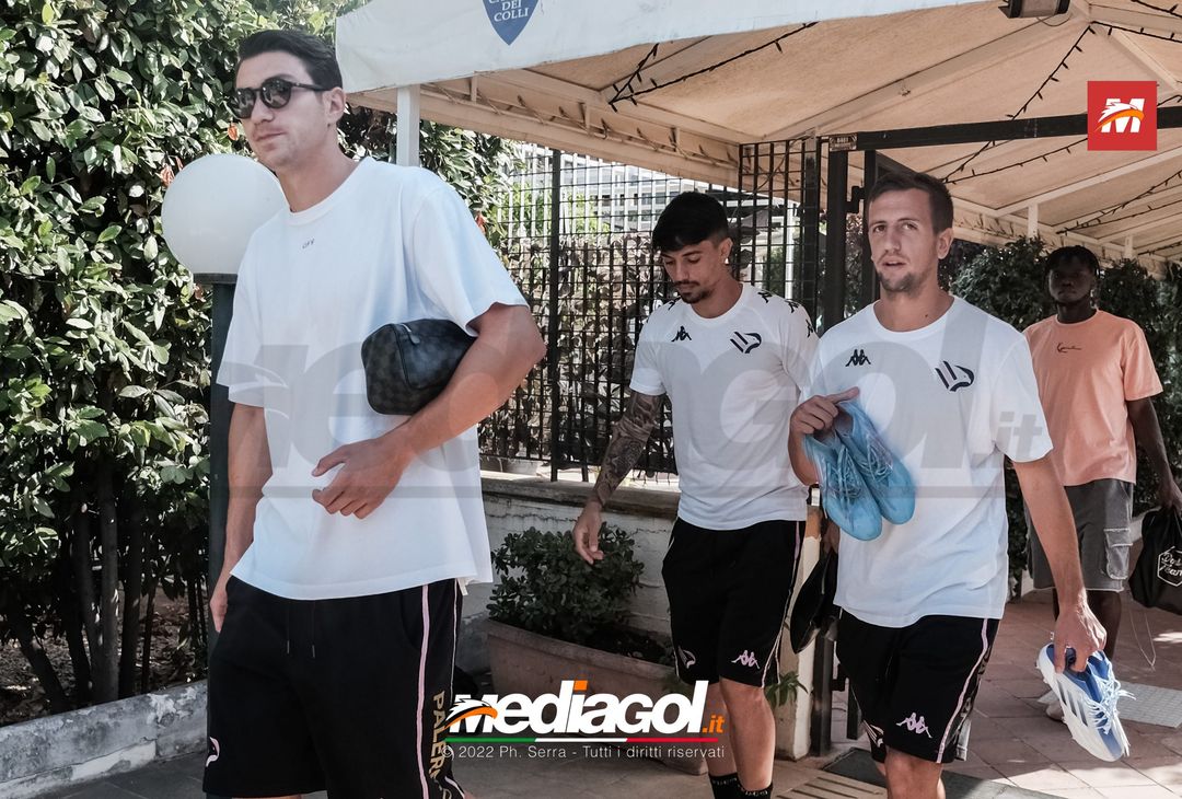 FOTO PALERMO, le prime immagini di Sala e Nedelcearu da calciatori rosanero (Gallery)- immagine 1