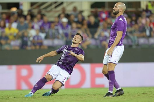 FLORENCE, ITALY - SEPTEMBER 08: Luka Jovic of ACF Fiorentina shows hid dejection during the UEFA Europa Conference League group A match between ACF Fiorentina and Rīgas Futbola skola at Stadio Artemio Franchi on September 8, 2022 in Florence, Italy (Photo by Gabriele Maltinti/Getty Images) Pradè usa la carota. Quanto manca Nico, ma col Bologna serve vincere- immagine 2