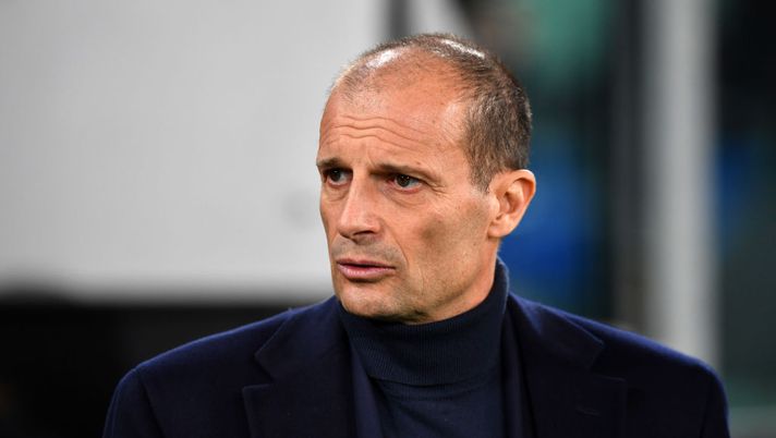 TURIN, ITALY - FEBRUARY 16: Massimiliano Allegri, Head Coach of Juventus, looks on prior to the UEFA Europa League knockout round play-off leg one match between Juventus and FC Nantes at Allianz Stadium on February 16, 2023 in Turin, Italy. (Photo by Valerio Pennicino/Getty Images) Allegri: “Chiesa non convocato! La scelta su Di Maria, non so i tempi per Pogba, Bonucci, Kostic…” - immagine 1
