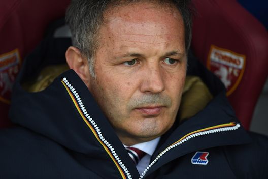  TURIN, ITALY - FEBRUARY 12: FC Torino head coach Sinisa Mihajlovic looks on during the Serie A match between FC Torino and Pescara Calcio at Stadio Olimpico di Torino on February 12, 2017 in Turin, Italy. (Photo by Valerio Pennicino/Getty Images) 