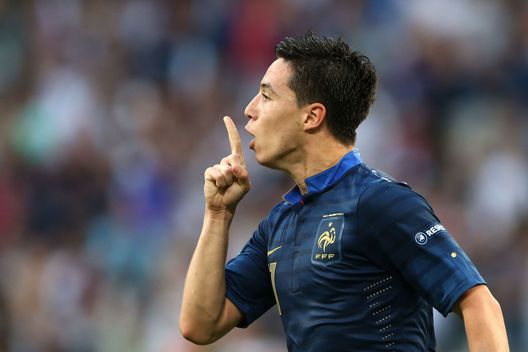 DONETSK, UKRAINE - JUNE 11: Samir Nasri of France celebrates scoring their first goal during the UEFA EURO 2012 group D match between France and England at Donbass Arena on June 11, 2012 in Donetsk, Ukraine. (Photo by Scott Heavey/Getty Images) Nasri, che tackle su Pogba: “Se sei musulmano prega e affidati, non rivolgerti a uno stregone” - immagine 1