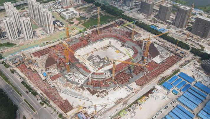 Guangzhou, lo stadio che doveva diventare il più grande al mondo è rimasto a metà - immagine 1