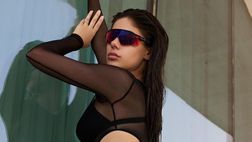 Ines Trocchia da impazzire in versione sexy bond girl: il web in delirio