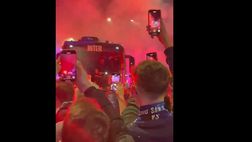 VIDEO / Il pullman dell’Inter arriva a San Siro: tutta la carica dei tifosi
