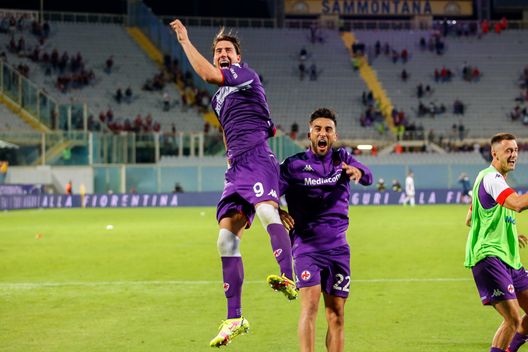 GERMOGLI PH: 28 AGOSTO 2021 FIRENZE STADIO ARTEMIO FRANCHI SERIE A FIORENTINA VS TORINO NELLA FOTO DUSAN VLAHOVIC E NICO GONZALEZ ESULTANO A FINE PARTITA GERMOGLI PH: 28 AGOSTO 2021 FIRENZE STADIO ARTEMIO FRANCHI SERIE A FIORENTINA VS TORINO NELLA FOTO DUSAN VLAHOVIC E NICO GONZALEZ ESULTANO A FINE PARTITA
