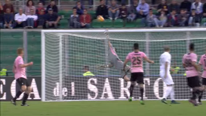 VIDEO, la Top 5 delle parate delle 12esima giornata. C’è anche Posavec  VIDEO, la Top 5 delle parate delle 12esima giornata. C’è anche Posavec