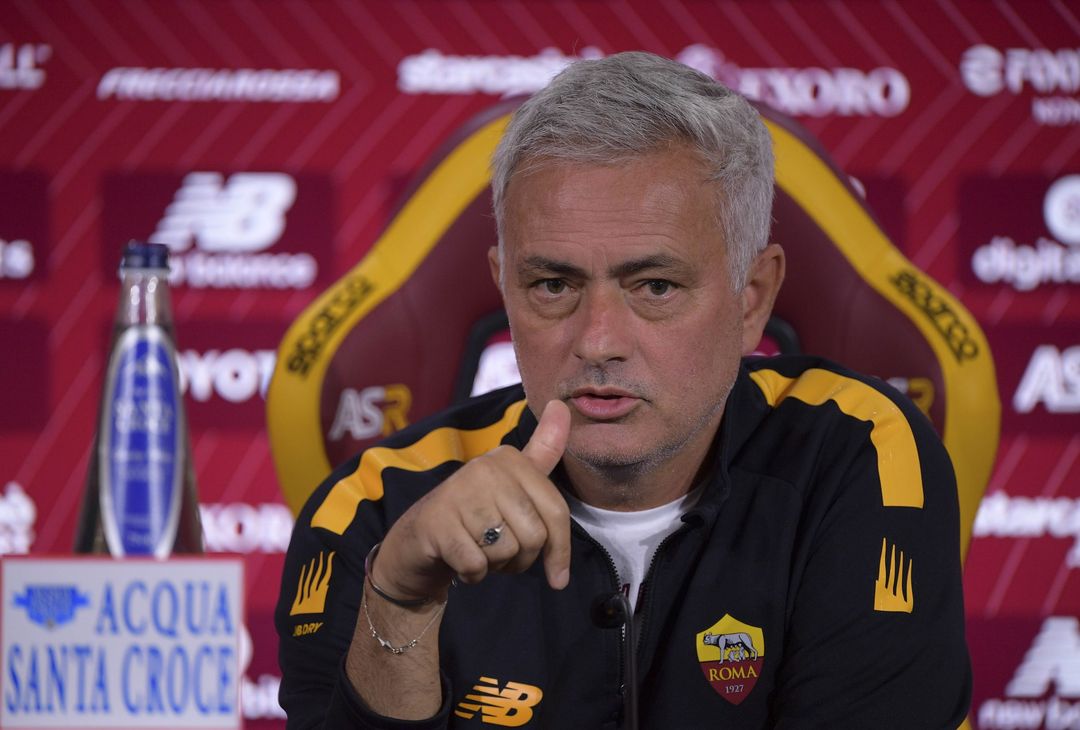 La conferenza stampa di Mourinho alla vigilia di Roma-Napoli – FOTO GALLERY - immagine 16