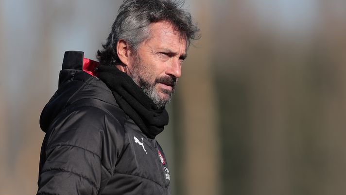 MILAN, ITALY - JANUARY 20: AC Milan head coach Maurizio Ganz looks on during the Women Serie A match between AC Milan and AS Roma on January 20, 2020 in Milan, Italy. (Photo by Emilio Andreoli/Getty Images) MILAN, ITALY - JANUARY 20: AC Milan head coach Maurizio Ganz looks on during the Women Serie A match between AC Milan and AS Roma on January 20, 2020 in Milan, Italy. (Photo by Emilio Andreoli/Getty Images)