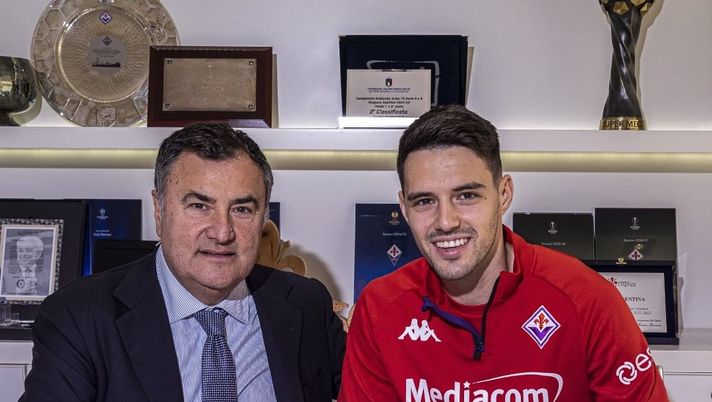 FOTO – Brekalo posa con Barone sui social, ecco la firma sul contratto - immagine 1