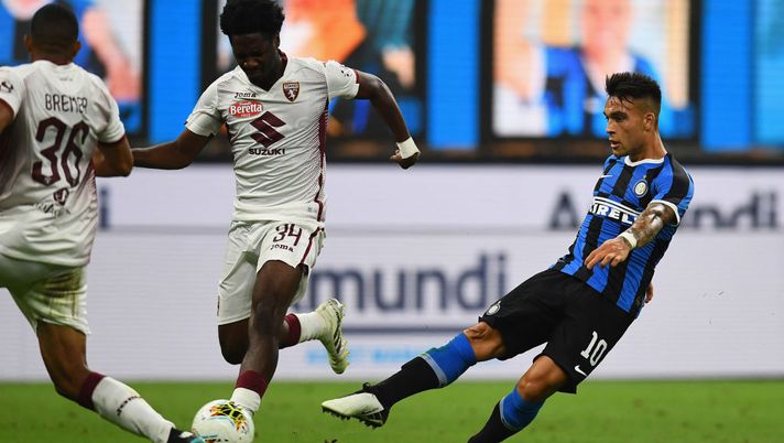 MILAN, ITALY - JULY 13:  Lautaro Martinez of FC Internazionale scores the goal during the Serie A match between FC Internazionale and  Torino FC at Stadio Giuseppe Meazza on July 13, 2020 in Milan, Italy.  (Photo by Claudio Villa - Inter/Inter via Getty Images) 