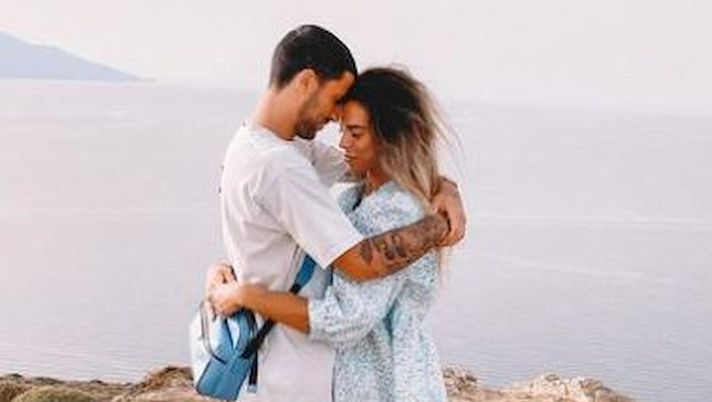 Sei anni insieme: Sensi e la moglie Giulia si scambiano messaggi d’amore  Sei anni insieme: Sensi e la moglie Giulia si scambiano messaggi d’amore - immagine 1