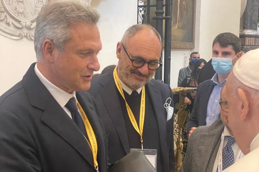 Papa Francesco partecipa alla giornata mondiale dei poveri. Presente anche Fienga Papa Francesco partecipa alla giornata mondiale dei poveri. Presente anche Fienga - immagine 1