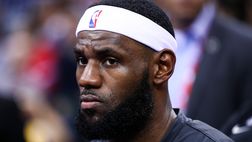 VIDEO LeBron James si rilassa a Ischia, fan in delirio per la stella NBA