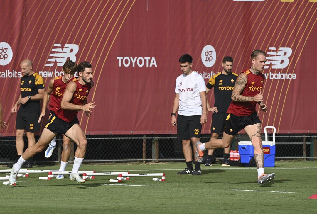 Roma-Helsinki, la rifinitura dei giallorossi a Trigoria – FOTO GALLERY - immagine 11