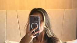 Desire, selfie bollente in costume. La Cordero scatena il web con le sue curve sensuali