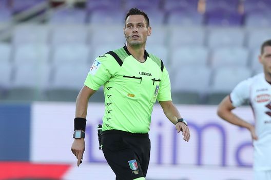 Il fischietto Maurizio Mariani Il fischietto Maurizio Mariani