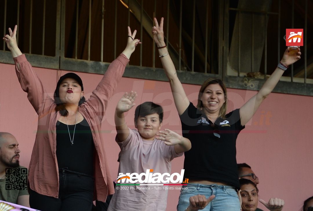 Fototifo, i tifosi allo stadio per Palermo-Virtus Entella 2-2 (gallery) - immagine 45