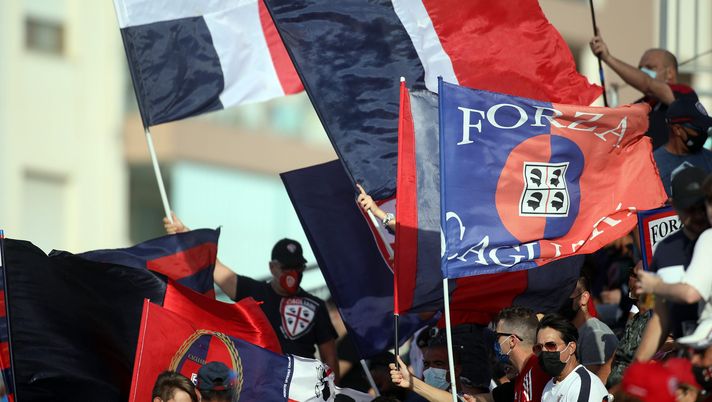 CAGLIARI, ITALY - AUGUST 23:  the supporters of Cagliari during the Serie A match between Cagliari Calcio v Spezia Calcio at Sardegna Arena on August 23, 2021 in Cagliari, Italy. (Photo by Enrico Locci/Getty Images) 