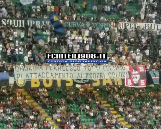 FOTO – Curva Nord: “Onore a Totti, esempio di attaccamento ai proprio colori” FOTO – Curva Nord: “Onore a Totti, esempio di attaccamento ai proprio colori”