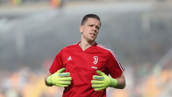 LECCE, ITALY - OCTOBER 26: Wojciech Szczesny of Juventus prior the Serie A match between US Lecce and Juventus at Stadio Via del Mare on October 27, 2019 in Lecce, Italy. (Photo by Maurizio Lagana/Getty Images) Guida all’Asta, tutti i portieri: dai top ai low cost, chi prendere e chi no al fantacalcio - immagine 1