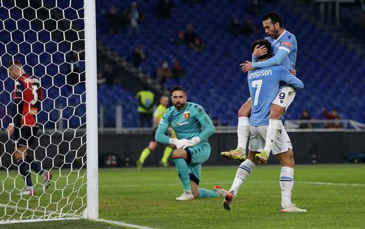 Felipe Anderson abbraccia Pedro in Lazio-Genoa Felipe Anderson abbraccia Pedro in Lazio-Genoa