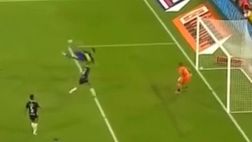 La classe di Cavani non tramonta mai: lo splendido gol in Copa Argentina