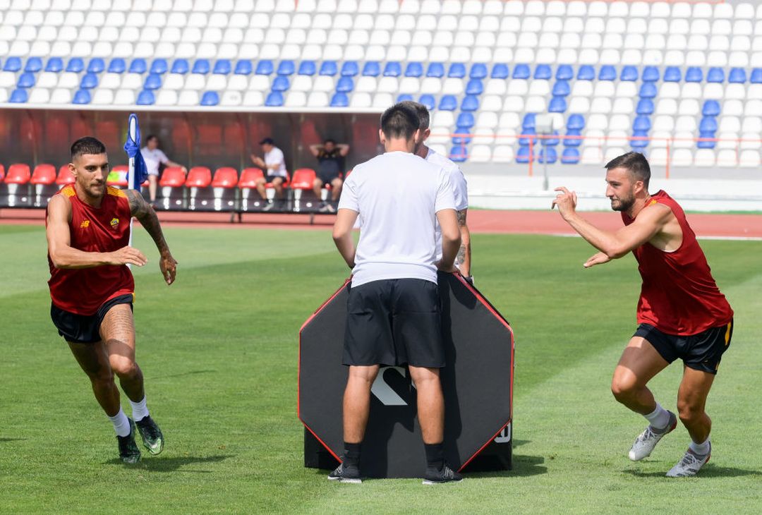 Roma in campo in Portogallo per l’allenamento mattutino – FOTO GALLERY - immagine 3