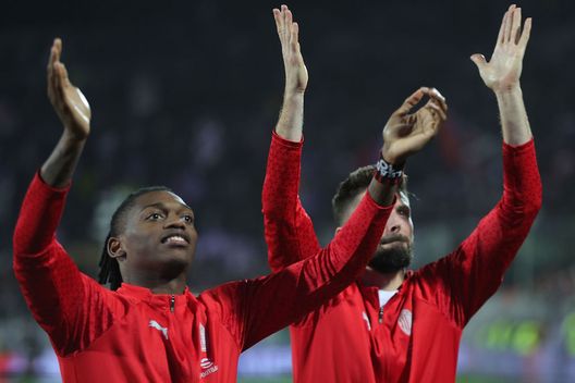 Leao: “Sto bene al Milan. Vogliamo vincere EL e allontanarci dal terzo posto”- immagine 2