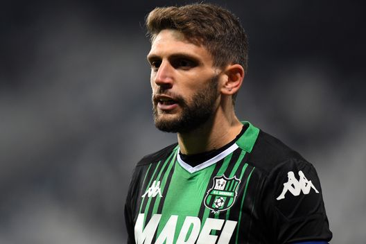  REGGIO NELL'EMILIA, ITALY - JANUARY 18: Domenico Berardi of US Sassuolo looks on during the Serie A match between US Sassuolo and Torino FC at Mapei Stadium - Città  del Tricolore on January 18, 2020 in Reggio nell'Emilia, Italy (Photo by Alessandro Sabattini/Getty Images) 