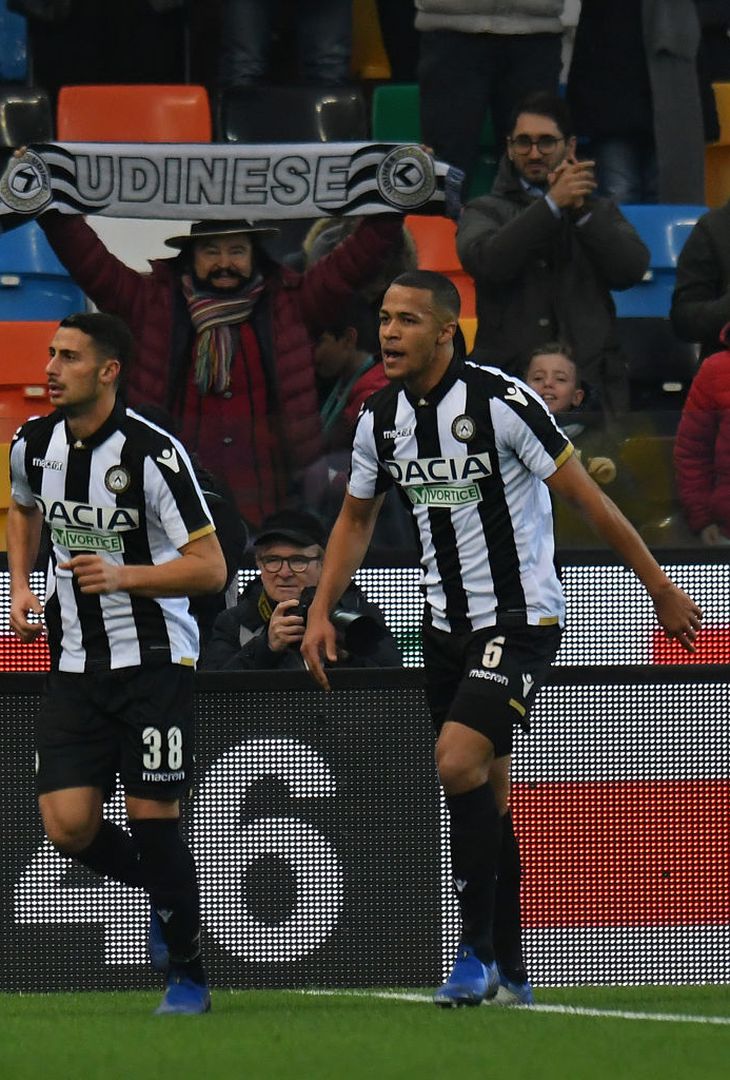  UDINE, ITALY - DECEMBER 22:  Rolando Mandragora of Udinese Calcio celebrates after scoring the opening goal with team mate during the Serie A match between Udinese and Frosinone Calcio at Stadio Friuli on December 22, 2018 in Udine, Italy.  (Photo by Alessandro Sabattini/Getty Images) 