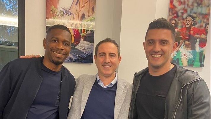 Roma, sorpresa a Trigoria: Juan e Marquinho tornano nel centro sportivo Roma, sorpresa a Trigoria: Juan e Marquinho tornano nel centro sportivo - immagine 1