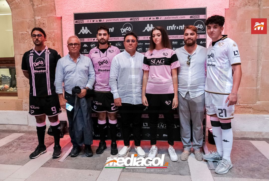 FOTO PALERMO, presentazione nuove maglie gara Palermo 2022/2023 (Gallery) - immagine 5