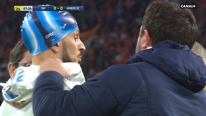 Il centravanti-nuotatore... 