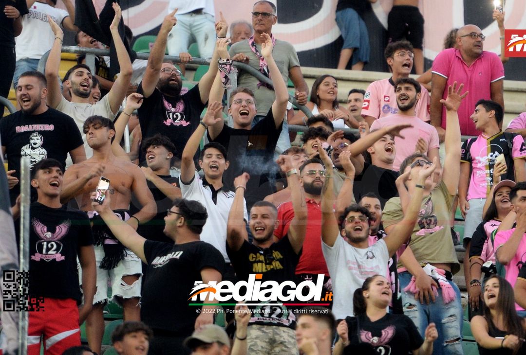 FOTOTIFO, Palermo-Perugia 2-0: i tifosi allo stadio Renzo Barbera (Gallery) - immagine 25