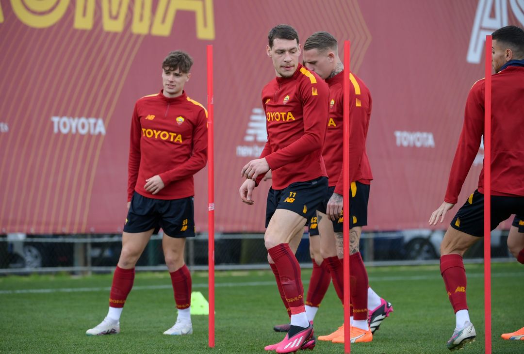 Roma, ultimo allenamento prima del match contro la Cremonese – FOTO GALLERY - immagine 17