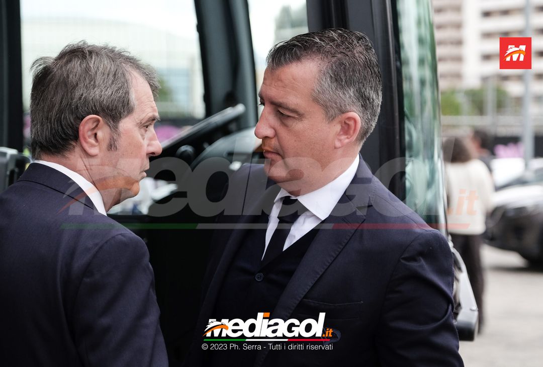 FOTO Cagliari-Palermo, i Rosanero in partenza dal “Renzo Barbera” (GALLERY) - immagine 51