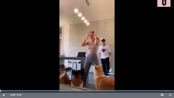 VIDEO Juventus, Dybala prova a sollevare la fidanzata Oriana: il risultato non è impeccabile