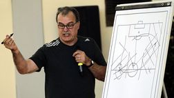Bielsa, full immersion biancoceleste: “Devo sapere tutto”