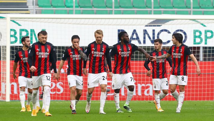 MILAN, ITALY - NOVEMBER 29: Franck Kessie of A.C. Milan celebrates with teammates after scoring their team's second goal from the penalty spot during the Serie A match between AC Milan and ACF Fiorentina at Stadio Giuseppe Meazza on November 29, 2020 in Milan, Italy. Sporting stadiums around Italy remain under strict restrictions due to the Coronavirus Pandemic as Government social distancing laws prohibit fans inside venues resulting in games being played behind closed doors. (Photo by Marco Luzzani/Getty Images) MILAN, ITALY - NOVEMBER 29: Franck Kessie of A.C. Milan celebrates with teammates after scoring their team's second goal from the penalty spot during the Serie A match between AC Milan and ACF Fiorentina at Stadio Giuseppe Meazza on November 29, 2020 in Milan, Italy. Sporting stadiums around Italy remain under strict restrictions due to the Coronavirus Pandemic as Government social distancing laws prohibit fans inside venues resulting in games being played behind closed doors. (Photo by Marco Luzzani/Getty Images)