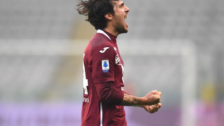 TURIN, ITALY - DECEMBER 20: Simone Verdi of Torino celebrates after scoring their team's first goal during the Serie A match between Torino FC and Bologna FC at Stadio Olimpico di Torino on December 20, 2020 in Turin, Italy. Sporting stadiums around Italy remain under strict restrictions due to the Coronavirus Pandemic as Government social distancing laws prohibit fans inside venues resulting in games being played behind closed doors. (Photo by Valerio Pennicino/Getty Images) Rodriguez, Lukic e Verdi in pole: così il Torino affronta il Parma - immagine 1
