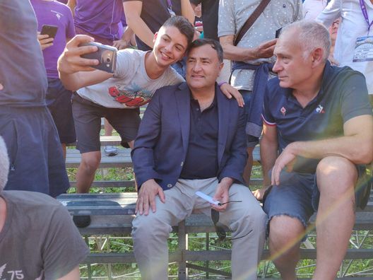 FOTO VN – Barone, striscione al Franchi: “Ciao Joe! Eternamente Fiorentino”- immagine 2