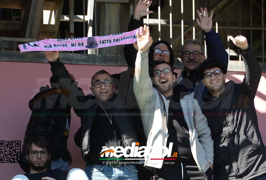 FOTOTIFO Palermo-Frosinone 1-1, i tifosi allo Stadio “Renzo Barbera” (Gallery) - immagine 52